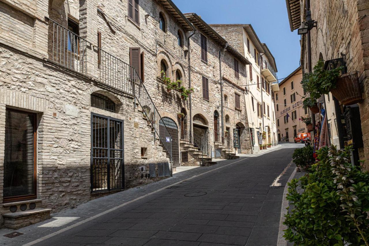 דירות אסיסי Loft Rustico In Centro Storico מראה חיצוני תמונה